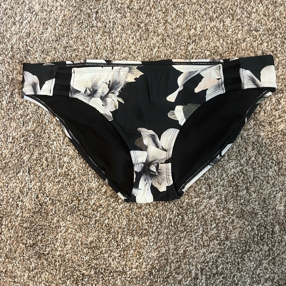 Athleta Swimsuit Bottoms